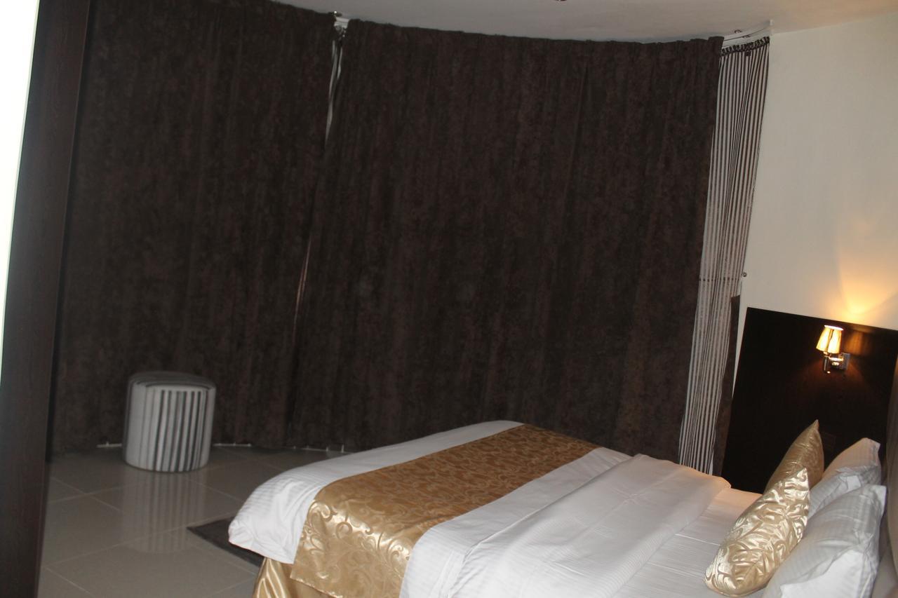 فندق دولف الرياض شارع العمرة Doolv Hotel Buitenkant foto